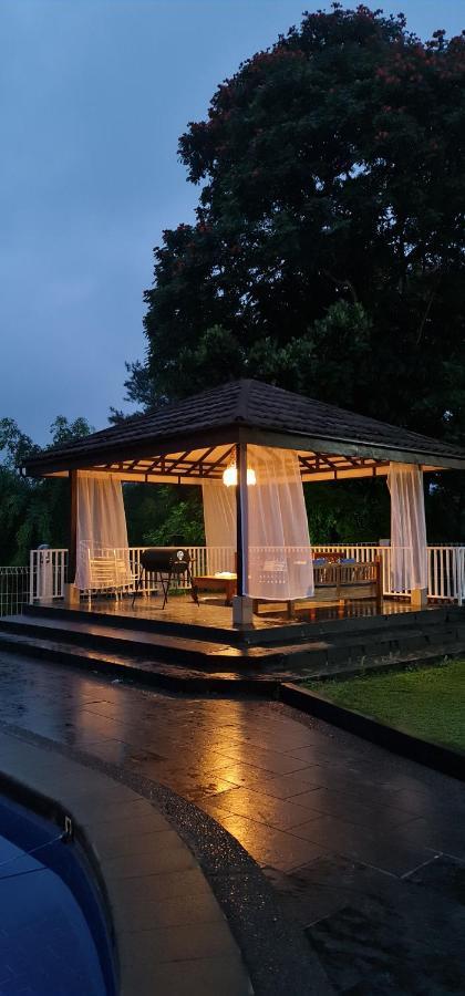 Villa Aurora Cisarua Exteriör bild